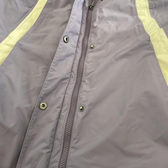 Helly Hansen Ski Coat, Size Medium, Lavender with white details - Picture 13 of 16